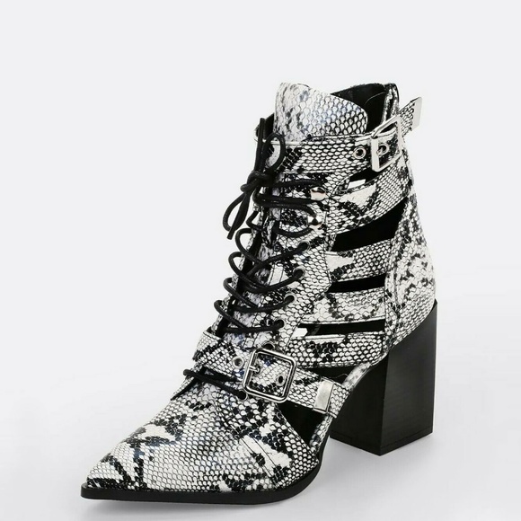 SZ 6๐ฅ Snake Lace Up Cut-Out Combat Ankle Booties - Picture 3 of 5